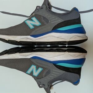 New Balance Men's Gray and Blue Sneakers